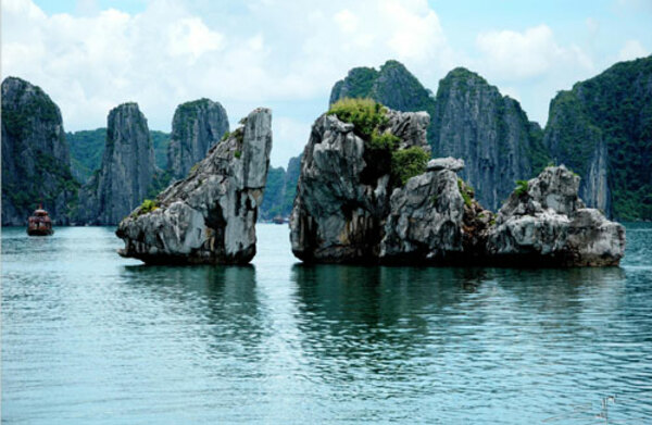 vịnh hạ long hòn trống mái