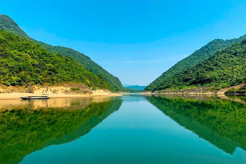 Hòn Kẽm Đá Dừng Tại Quảng Nam