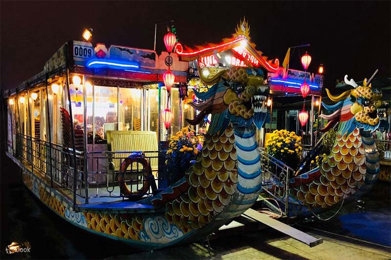 Ca Huế trên sông Hương