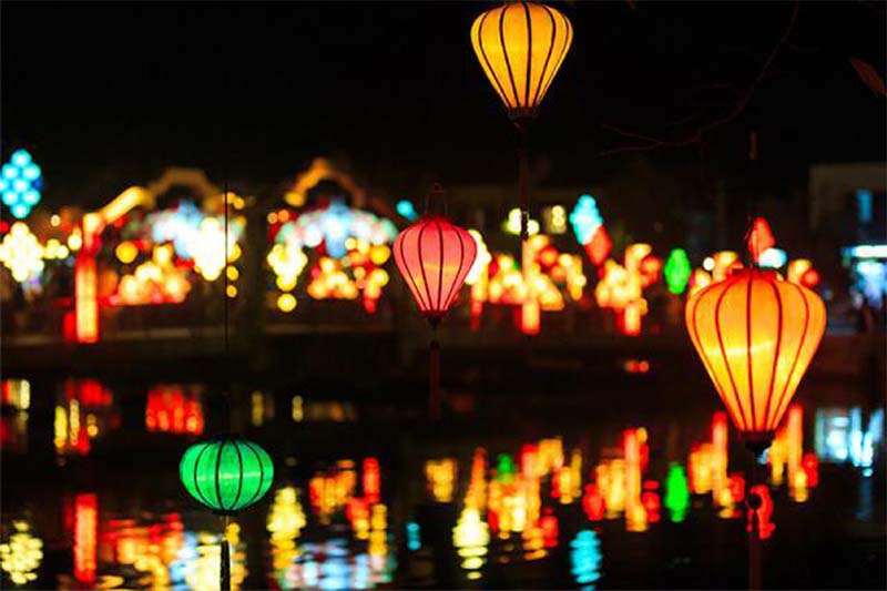 Hoạt ĐộngThả đèn lồng Hội An