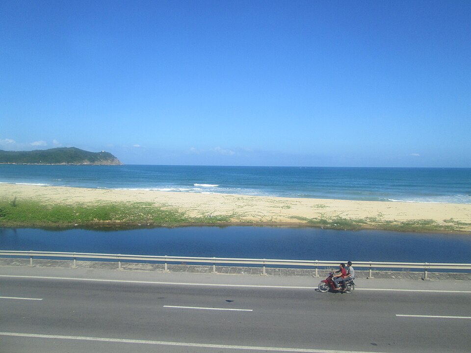 Hình ảnh đại diện: Top 10 điểm đến hấp dẫn ở Quảng Ngãi ngoài đảo Lý Sơn năm 2026