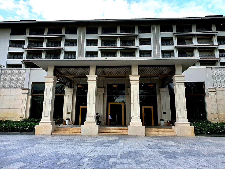 Hình minh họa: Các Loại Hình Lưu Trú Trong Tour Đà Nẵng Phú Quốc